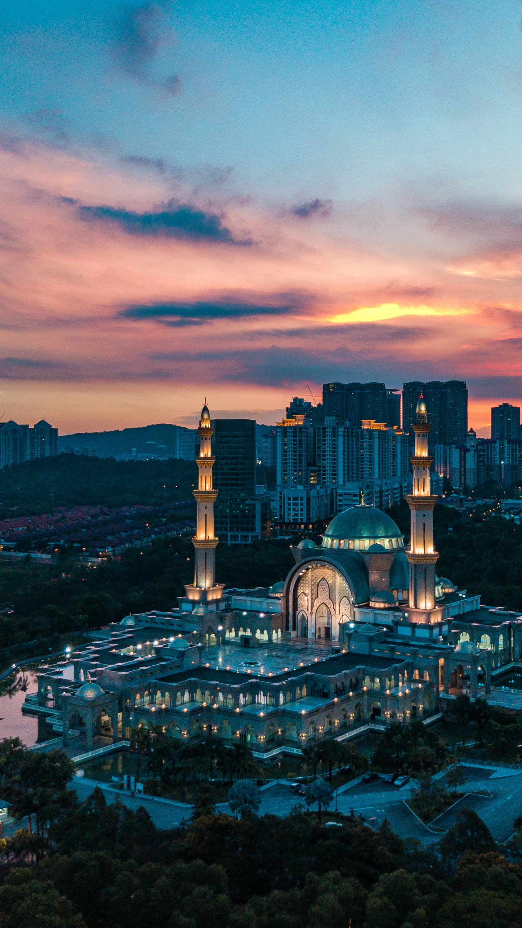 The Federal Territory Mosque in Kuala Lumpur at dusk